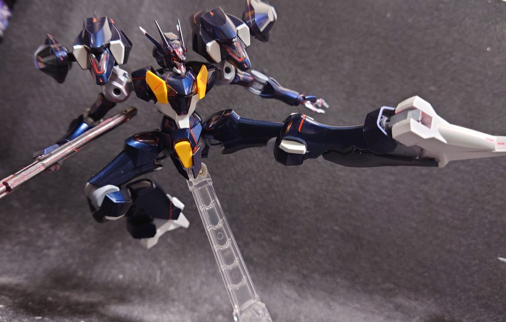 エナメル蛍光レッドでスミ入れしましたが効果はいまいちだ!