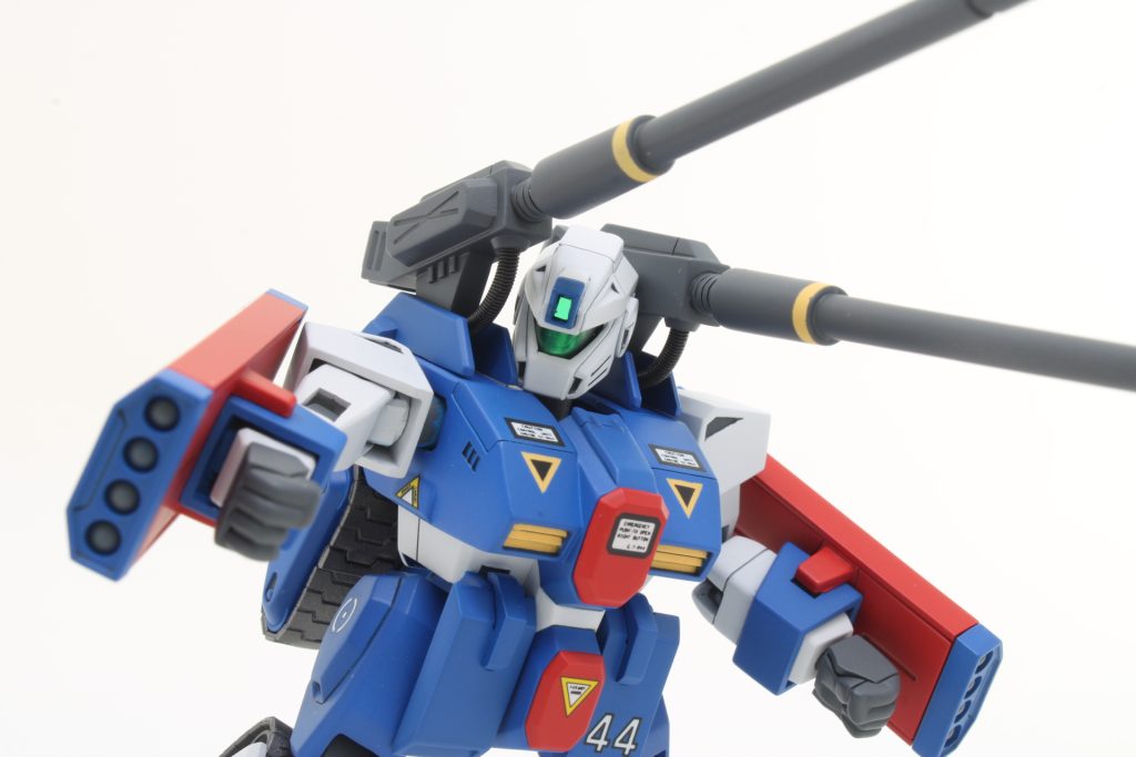 キャノンのパイプはスプリングに換装シールが嫌なので胸の三角▽は塗り分けです