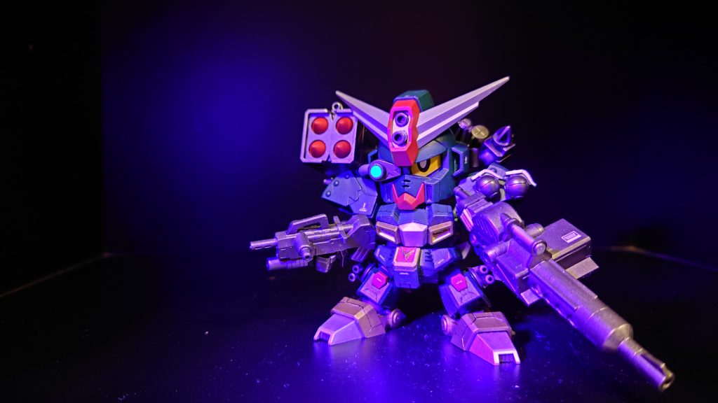 ターゲットスコープ光るのはなかなかカッコいいヘヴィウェポンも出てほしいもんですね