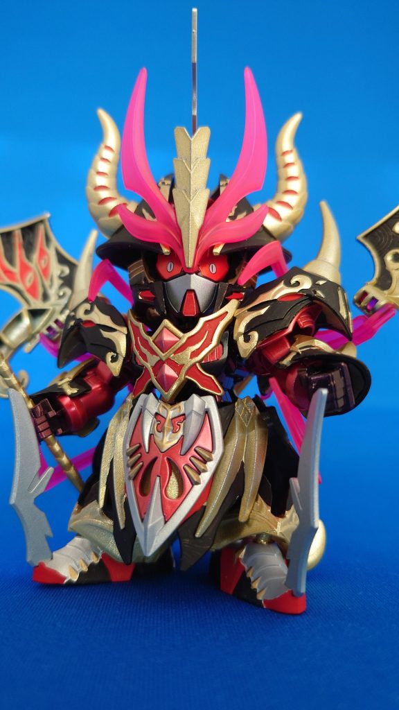 見下ろす感じのアングルがお似合いです。