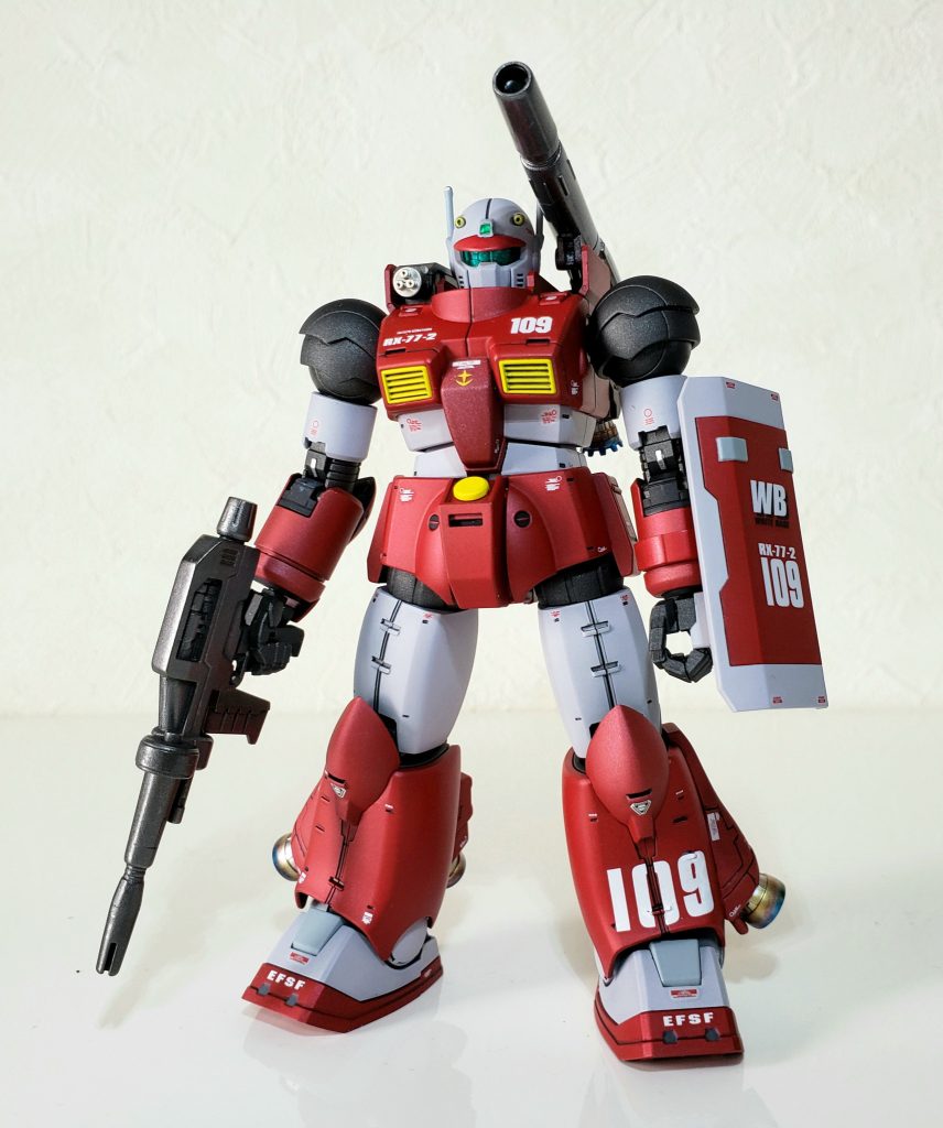 ノーマル武装ver.。ビームライフルはガンダム用です。付属の三つ指ハンドではカッコ悪いのでハンドパーツをMSハンドへ交換。