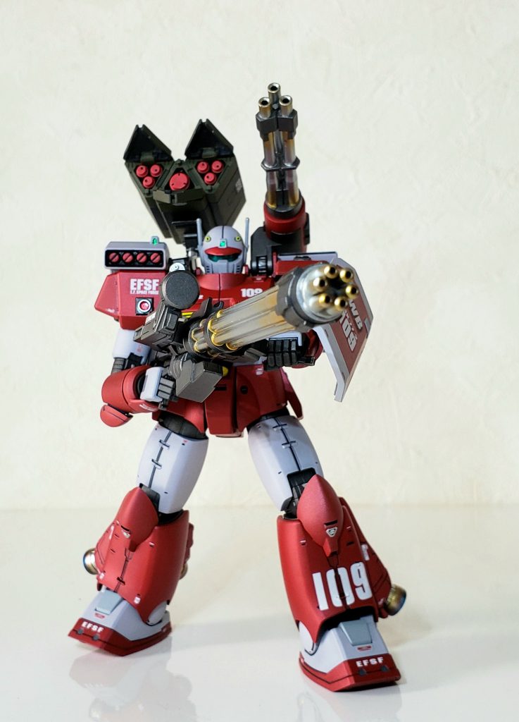 本機の運用案としてはRX-78-02(アムロ機)が対MS戦に専念できるように、本機でドップやマゼラトップを撃破する目的で一撃の威力よりも弾幕優先の装備としてあります。