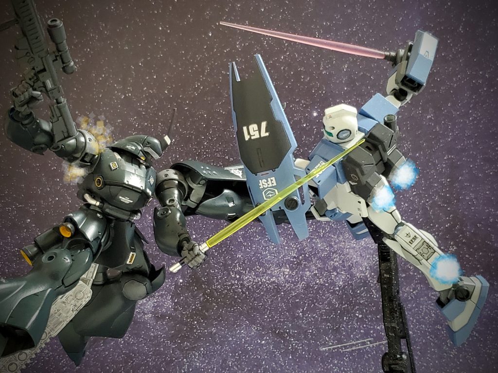 そして巧みなスラスター操作でケンプファーNのビームサーベルを身をよじるように回避❗