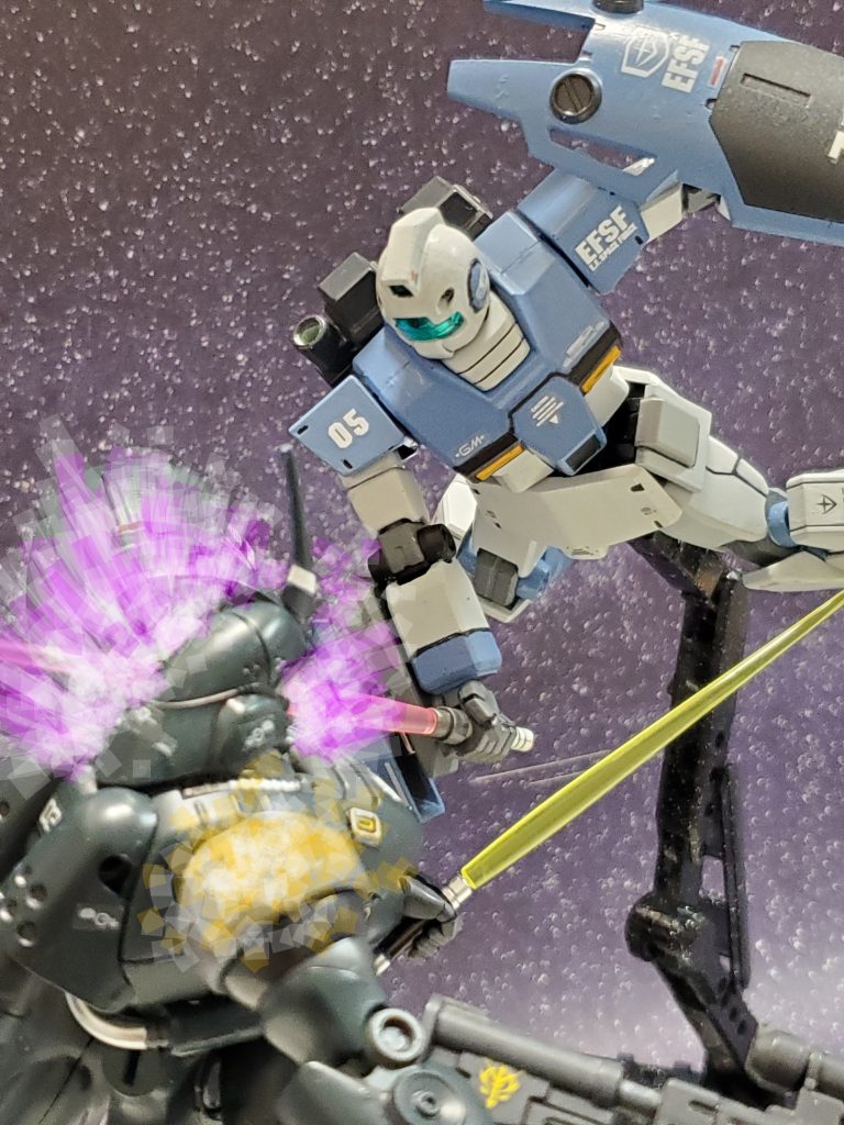 熟練したエースパイロットの技がNTを凌駕❗左肩に渾身の一撃を放つ👍✨撃破は逃したが、これによりケンプファーNは戦闘力を失い後退💨そして数時間後……ア・バオア・クーが陥落😊連邦軍勝利で一年戦争は幕を閉じ、シャルル・キッシンガム中尉は撃墜数 MS52機、戦艦2隻で連邦軍第4位の戦績を残したのであった……💫以上、前回の投稿の続き『高機動型ジム』と『ケンプファーN』の戦いを描いた妄想ストーリー作品でした~😊🎶