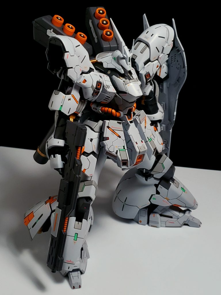 斜めから。こっちの方が全体のディティールは見やすいかな?