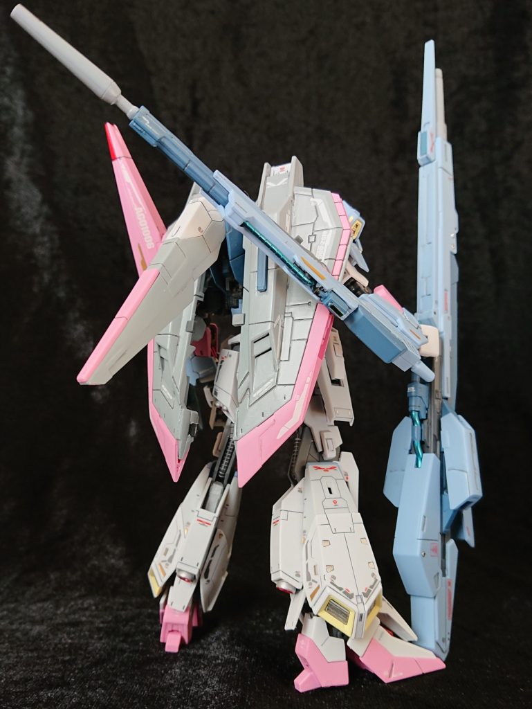 ロングライフルを持たせたら、通常のライフル持たせられないので、腕に着けて見た。ちょっと、ウザくなりました。