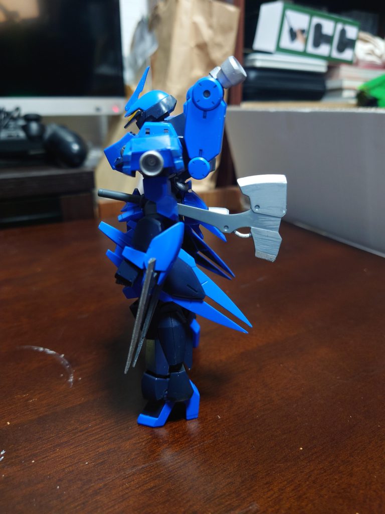 側面アンテナとワイヤークロー、腰部装甲には安全フラッグが付いていたのでシャープ化しました。