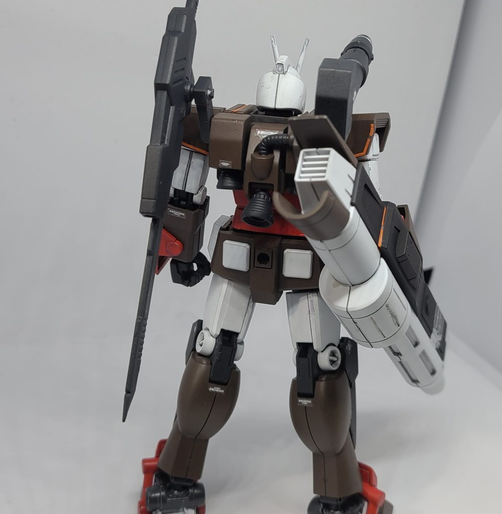 背面から。後ろ姿はなんとなくスマート。