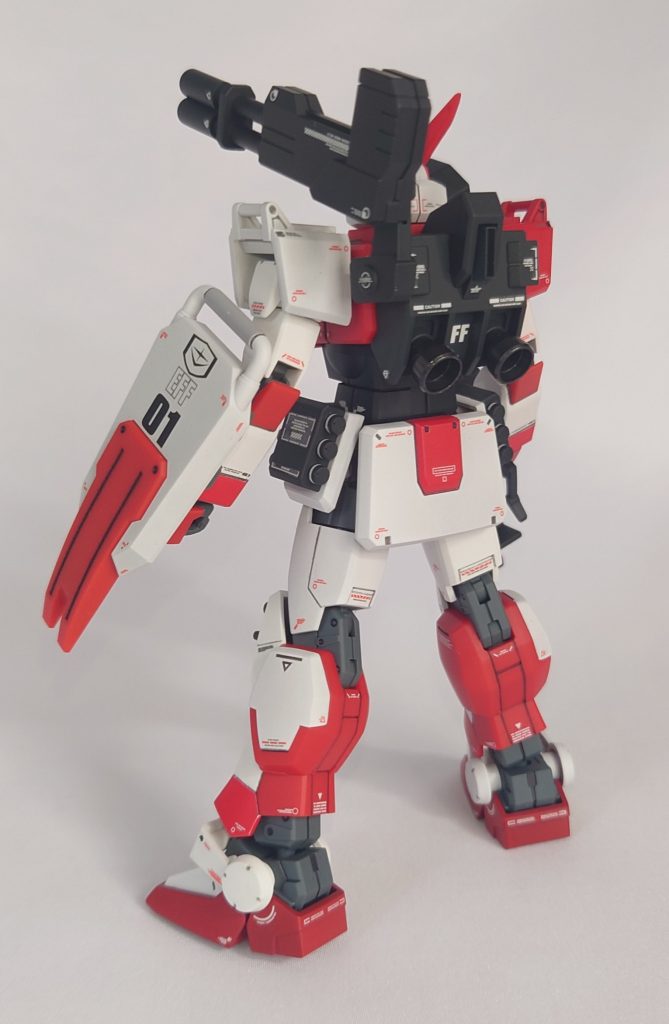 HGUC 赤い三巨星 ガンダムRR–4枚目/制作者：ガノー