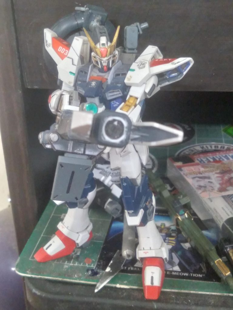 I used a variety of different parts. The front pieces are from the hg Bael. I was able to drill the holes perfectly even, haha.