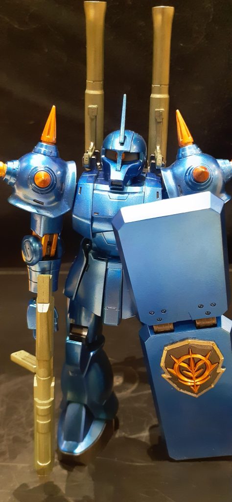 盾は…ズサのを拝借＼(_ _)エンブレム…ジークジオン(^^)/ショルダー…スパイクアーマーダブル…