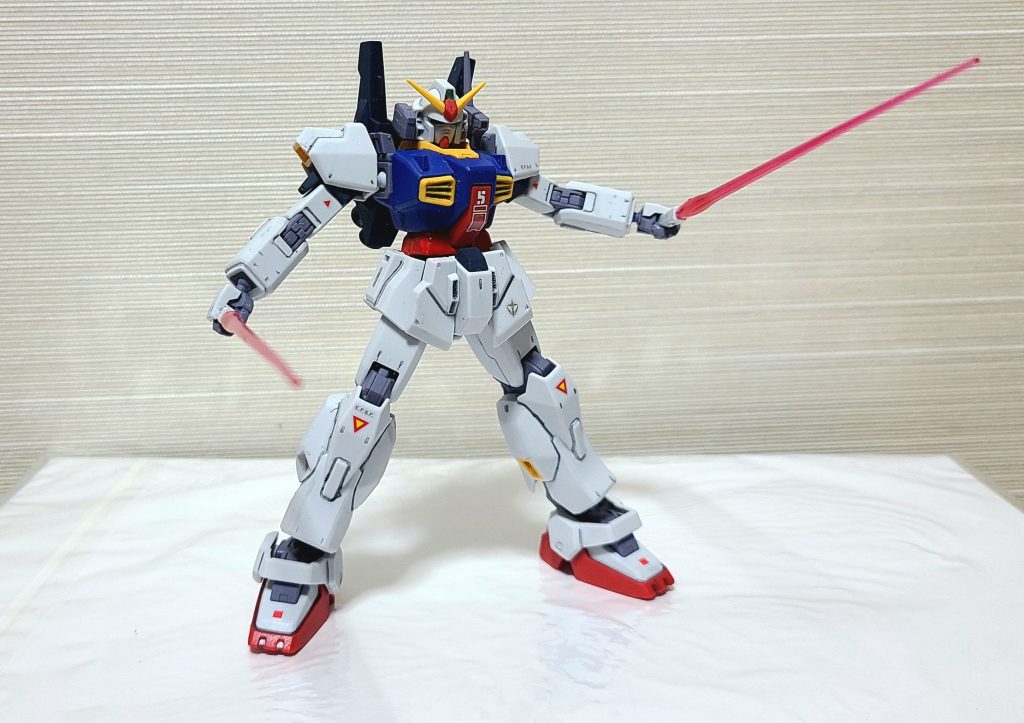 最後は二刀流でキメ!最後まで見ていただきありがとうございました。ガンダムMk-Ⅱ、どういじっても面白い良キットですので皆様もぜひ手に取ってみてください