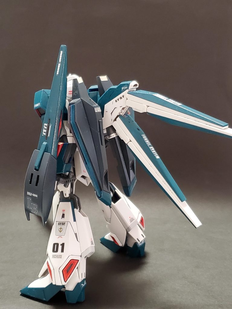 Lia viewです✨フィンファンネルをどう付けるか悩みましたがセンターのウイングを外しファンネルユニットを搭載😊2基たけ付けて下部分にはバーニアを1基足してます🎵そして今回は少しでもカッコ良くなればとデカールも多めにしてます👍