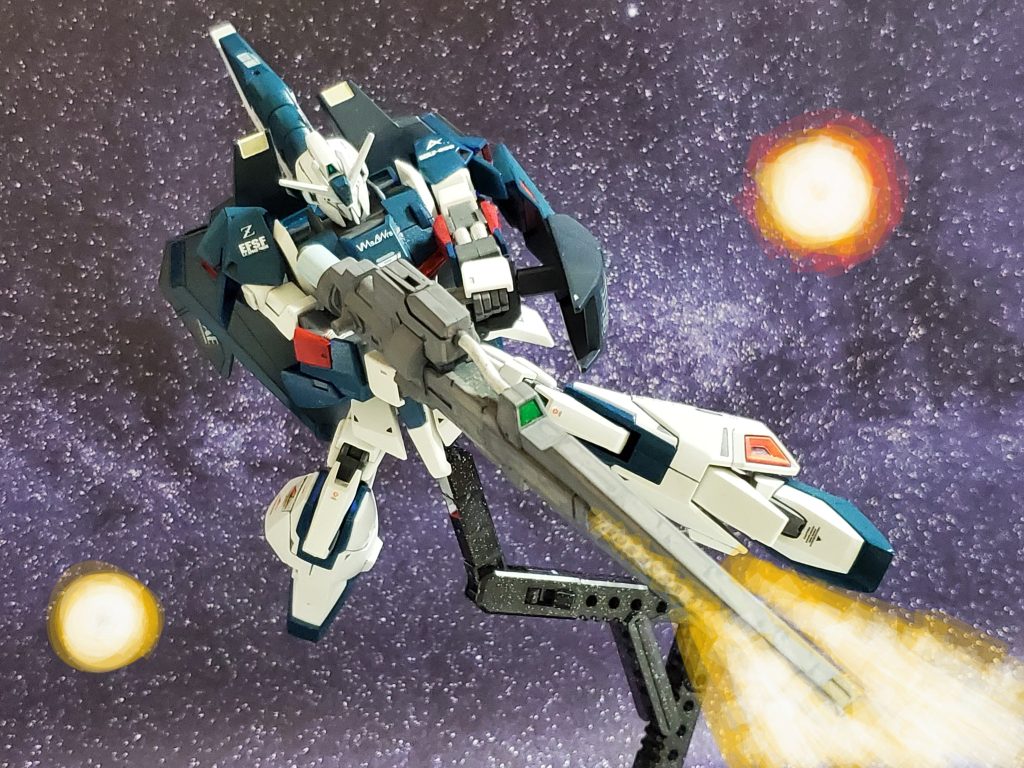 アムロはすでに交戦状態と化しているアクシズに到着👍️ウェイブライダーから変形して即座にハイメガライフルを発射👊✨ネオ・ジオン部隊に大きなダメージを与える💥✨