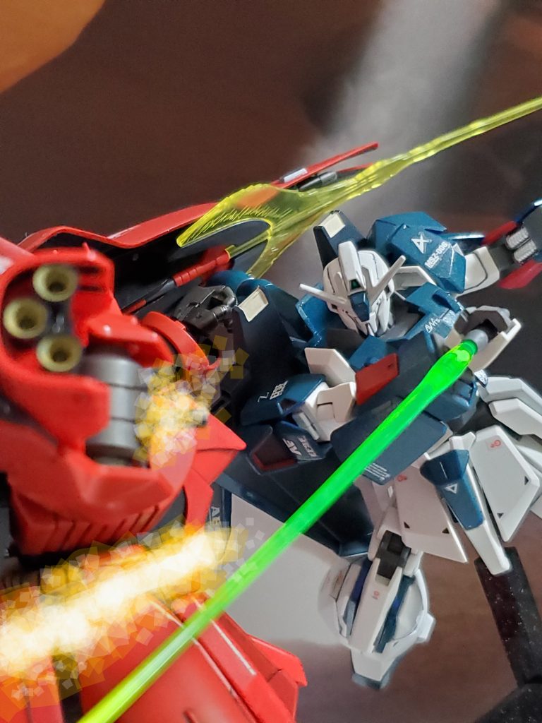 最後はビームトマホークをすり抜けながら胴体に決定打の一撃を放つ✴️シャアとの戦いに決着をつけたアムロであった…😔✨