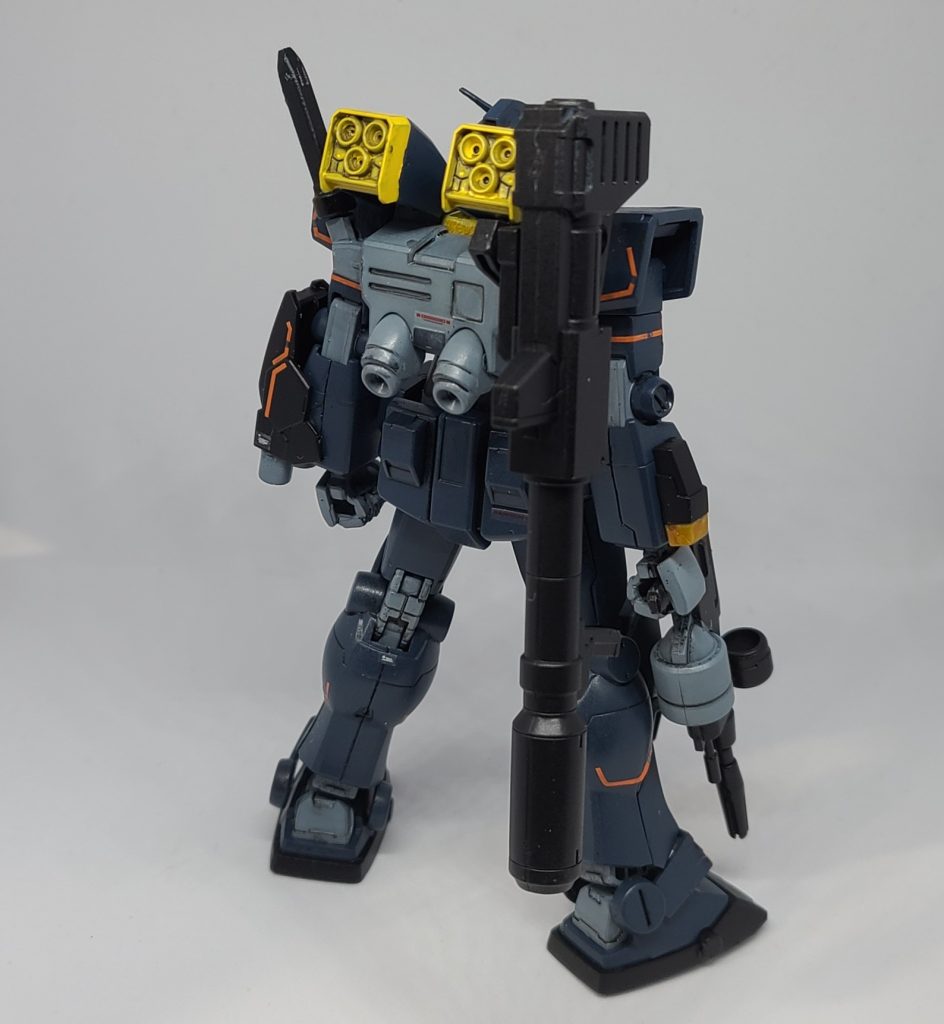 背面から。普通のガンダムぽくなりました。