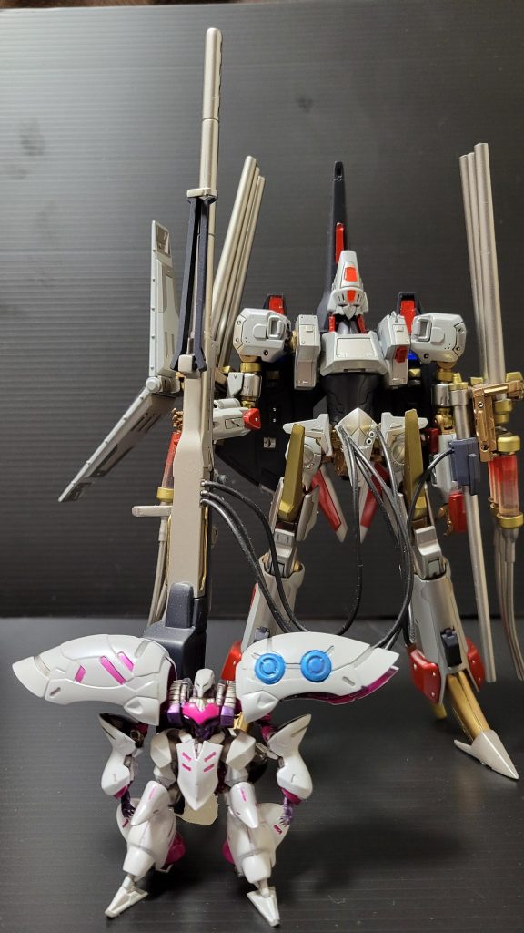 永野護デザインの競演です。最後まで見ていただき、ありがとうございました。