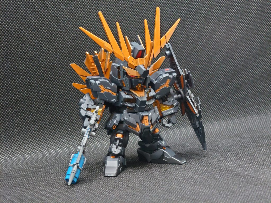 基本的にユニコーンガンダムとパーツは共通でした。が、このアンテナとシールドが最高にカッコいいです。