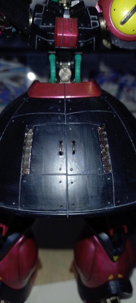 スジ彫りが重機ぽくっなったので点検扉風にしました