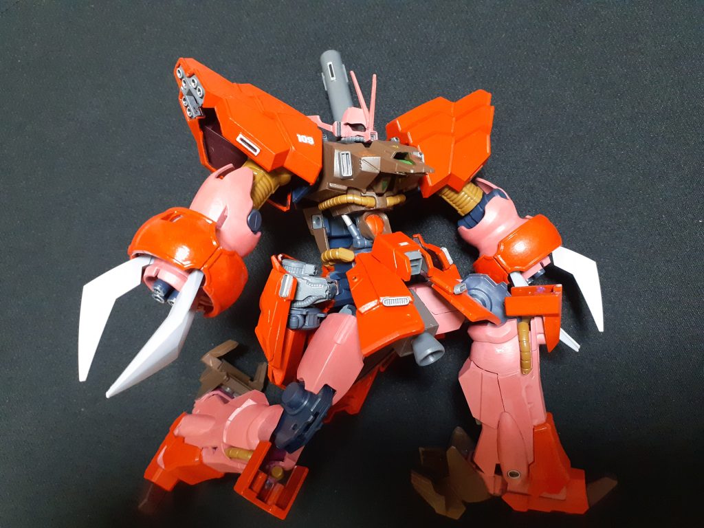 脚が長過ぎて気に入らなかったので、股関節と足首で２cm弱詰めました。可動域は元キットと大差なし。