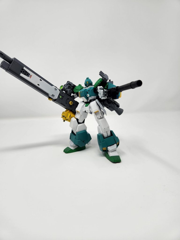 The bazooka can be attached to the fore arms for better accuracy