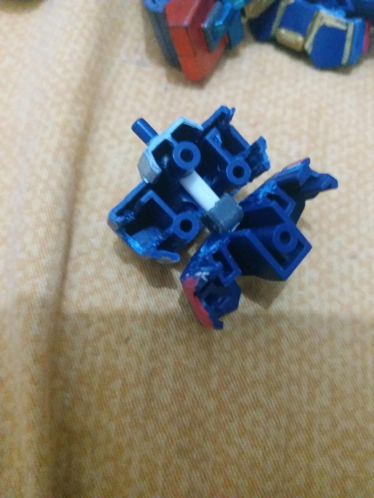 見腰有位就直接用PC件當腰關節