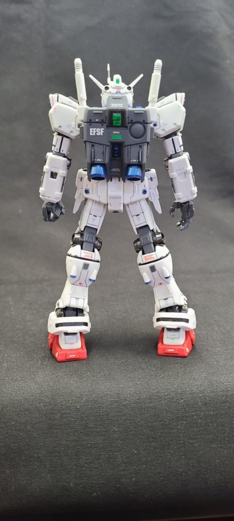 クリアグリーンはランナーから右腕の取り付け穴埋め