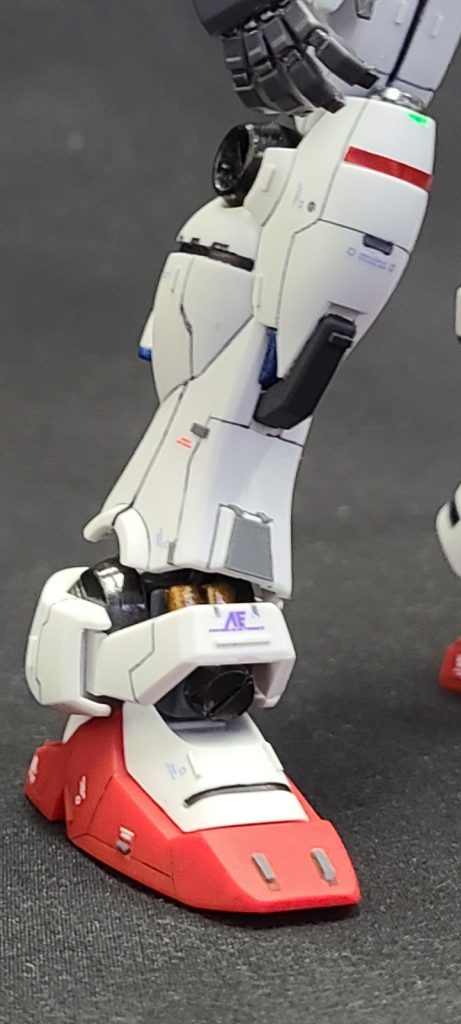 ひざにナビゲーションランプ。今回、ブルーデカールを使用したけど自己主張がなさすぎでちょっと残念