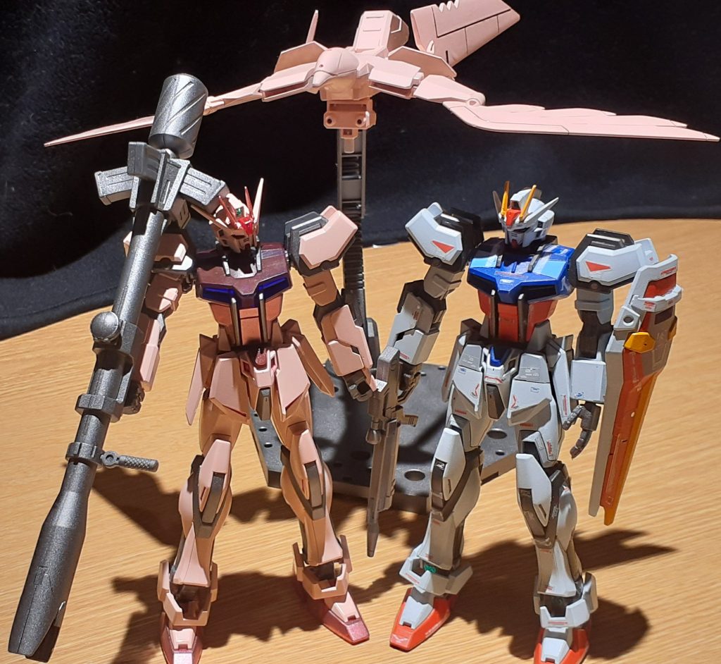 前に制作したストライクと…御閲覧ありがとう御座いました。マリュー・(♪♪♪…)※ムウは…アストレイ三人娘を救う事が出来るのか…?🤔そして一番くじD・マードックは、皆が毎回待ちに待っているあの…お約束の技を出せるのだろうか……?👐※次回…機動戦士ガンダムSEED…ファンタジ~※アカツキを買える日来るまで…※次回作も~ッ!サービスサービス~ぅwww💘