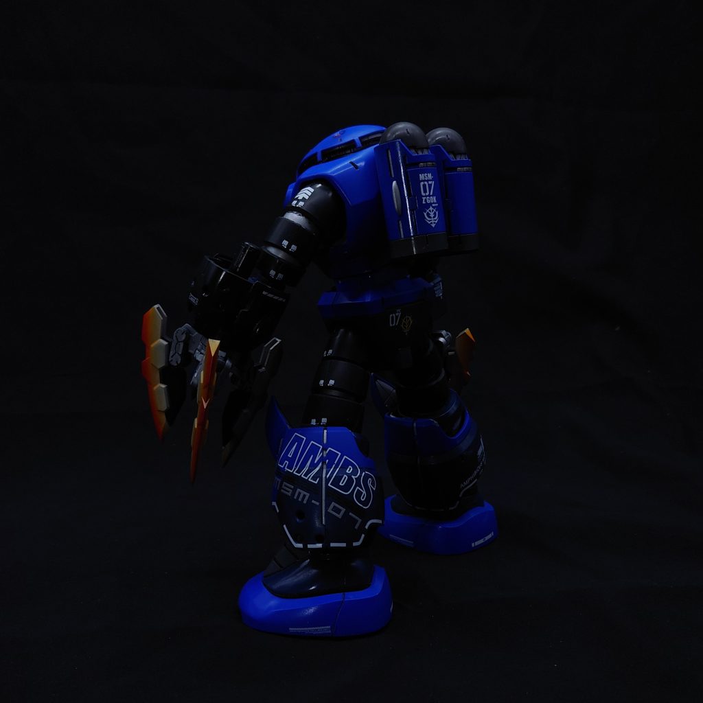 やっぱりMGはでかいデカールが、映えますね