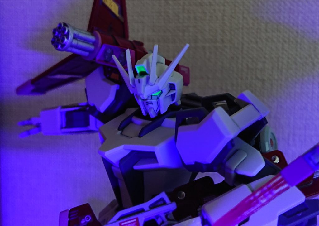 EGは蛍光塗料でハッキリとグポーン。