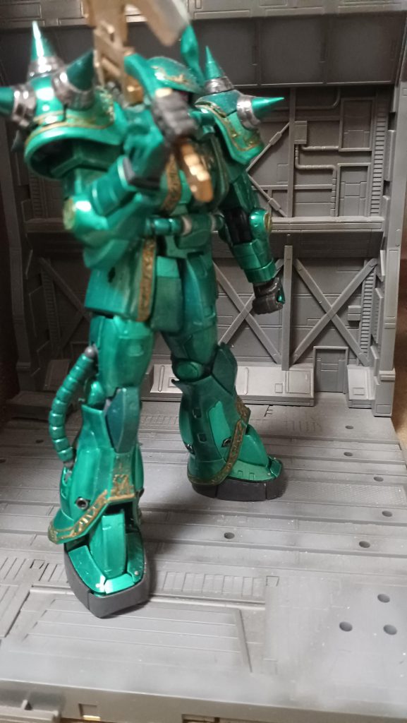 ドズル·ザビ専用ザク–3枚目/制作者：みっつ