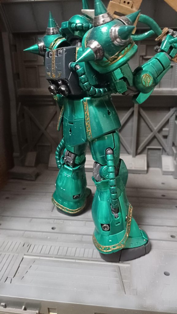 ドズル·ザビ専用ザク–4枚目/制作者：みっつ