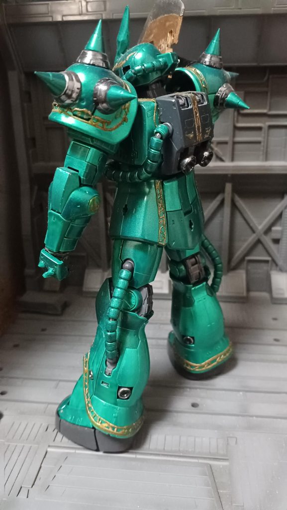 ドズル·ザビ専用ザク–5枚目/制作者：みっつ