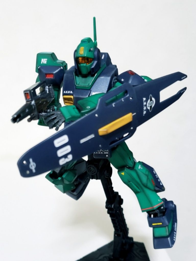 浮かせると少しはカッコ良く感じるww