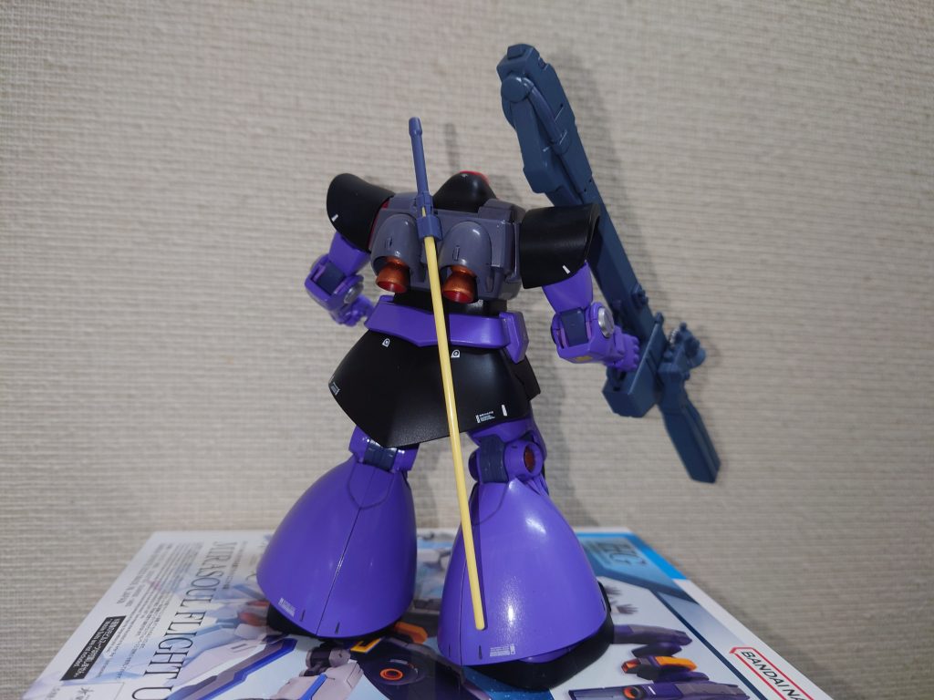 ヒートサーベルもかっこいい。基本的には使い捨てとの解説もかっこいい…ビームバズもかっこいい…