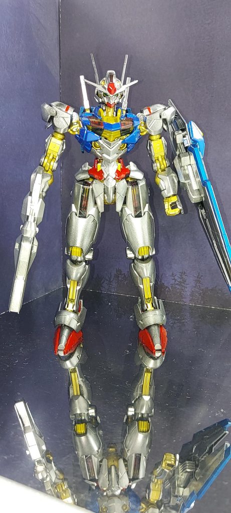 鋼機さんの作品を見てメッキ塗装にチャレンジしてみましたがくすんだ感じになってしまいました。（涙）メッキをもっと厚塗りしたら良いのかな？