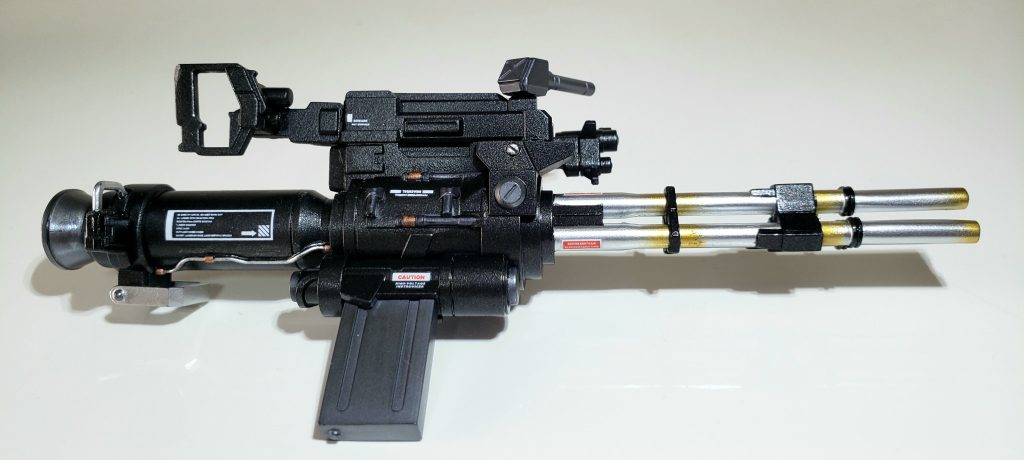 ある機体用にとコツコツ作っていたオリジナル武器が完成しました。コトブキヤのハンドガトリングガンをベースにジャンクパーツをくっつけただけですけどね。