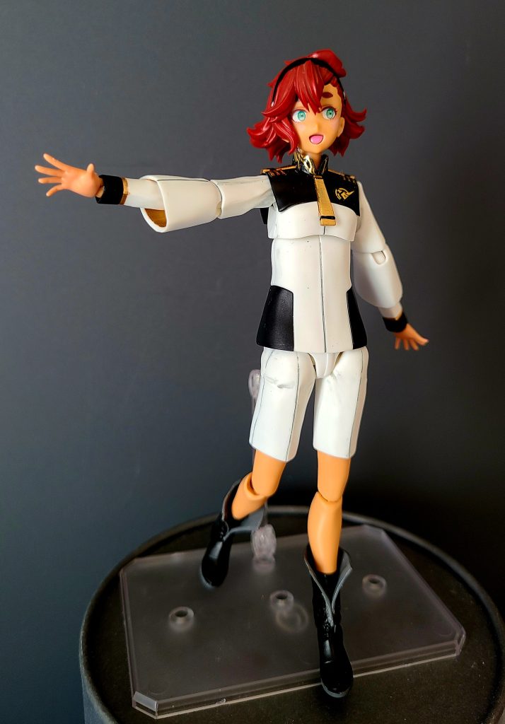 プライズフィギュアのポーズ。髪の毛なども茶で濃淡付けてるのですが分かりにくいですね。