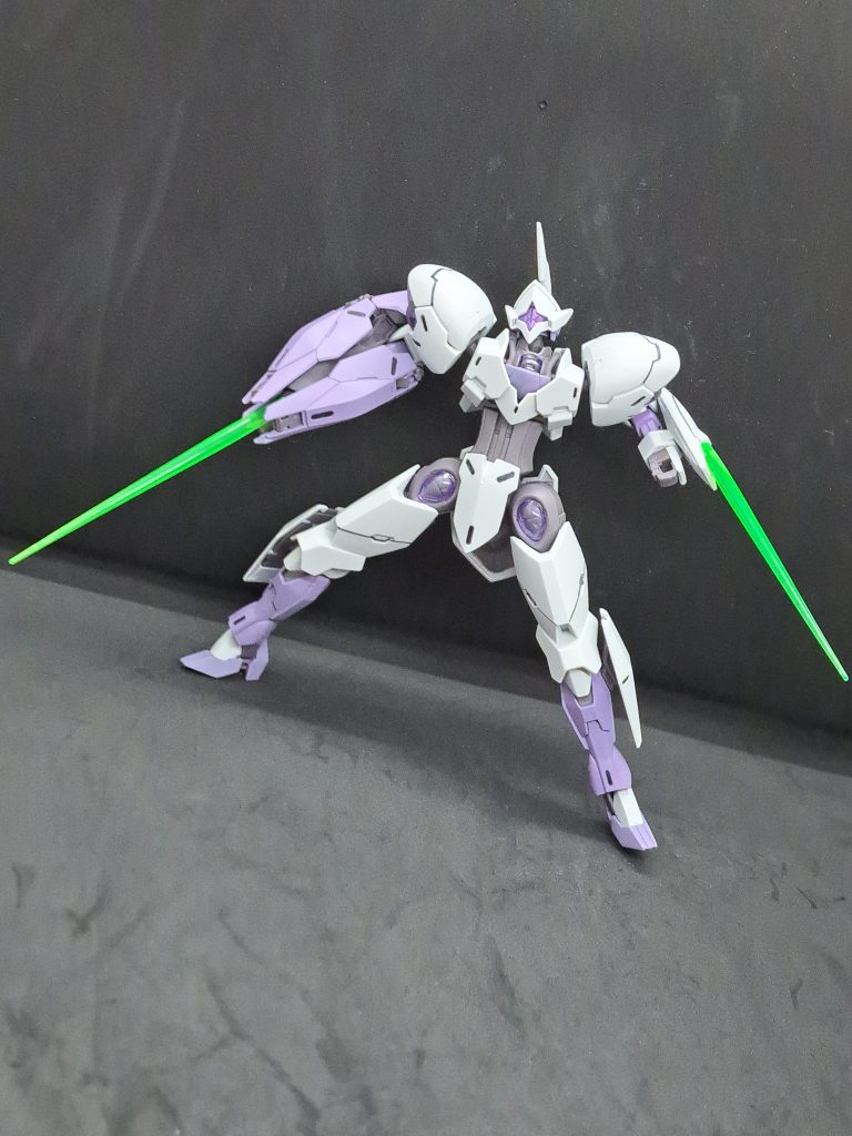 ビームサーベルの二刀流は、個人的に大好きな要素です。