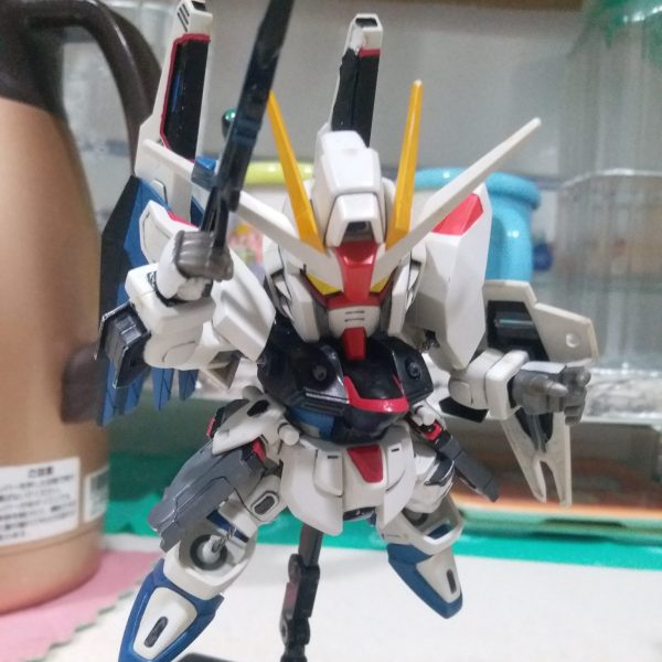 BB戦士No.257　フリーダムガンダム（邪道可動）