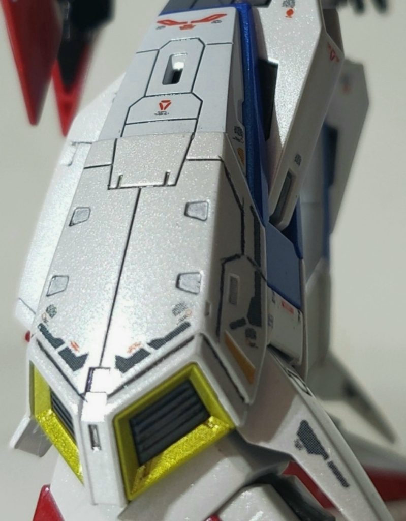 写真だとパール感が伝わりにくいのが…グレーは成型色に合わせたけど、もう少し濃くても良かったかな?