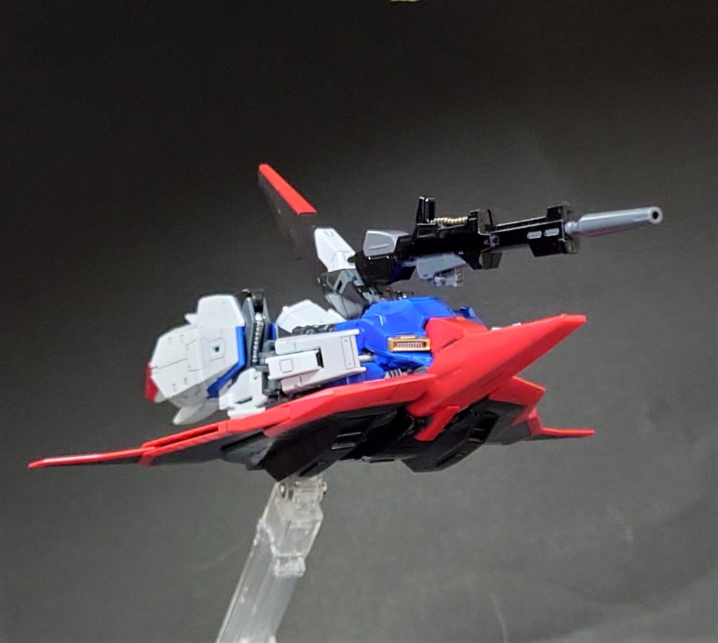 ウェイブライダーでもう1枚。放映当時は白一色、変形はおろかほとんど稼働しない旧キットZで遊んでいたので、同じスケールで差し替えなしの完全変形とか凄すぎて感動です。