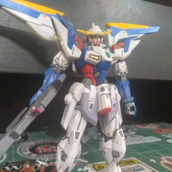 Hello Gunsta! I wanted to show the progress on my Geminass custom build. It has a mix of parts from the hgac Geminass, hguc V2, to the hgbb livelance heaven, hg astray red frame, and hg barbatos. There is another form of this Gundam which will be displayed later. For now, I'm working on the custom head/vfin combination as well as the backpack and it's layout. I'm really wanting some sort of wings. Perhaps the 30MM air fighter would work? We will see. I will continue to work and hopefully soon will be able to present another custom build（1枚目）