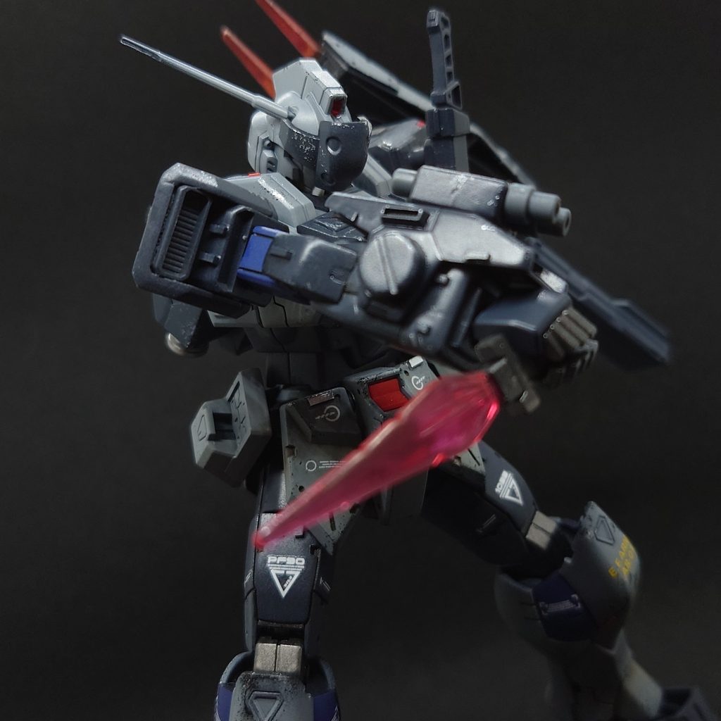 ビームダガーサイドアーマーにマウントされる。ビームサーベルに比べリーチが短いながら出力も抑えられており機体に負荷を掛けにくい。