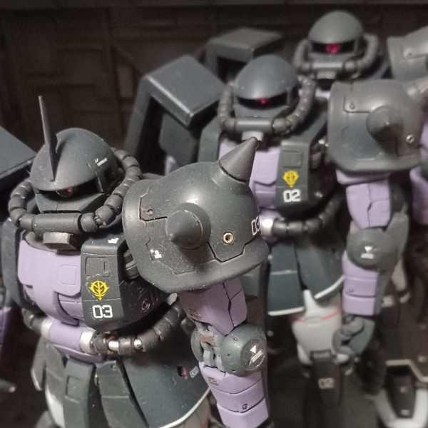 MS-06S黒い三連星専用ザク