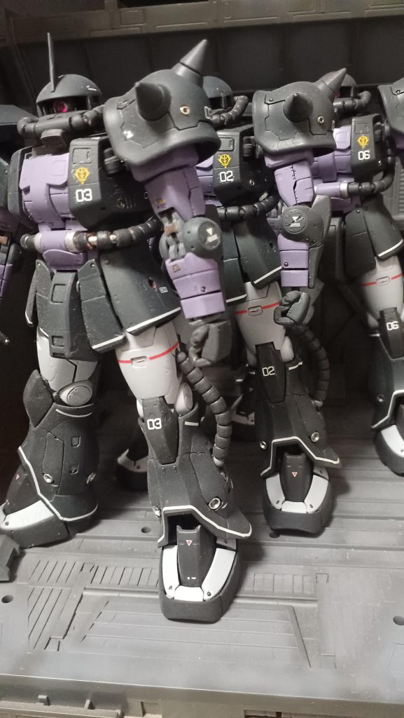 MS-06S黒い三連星専用ザク–2枚目/制作者：みっつ