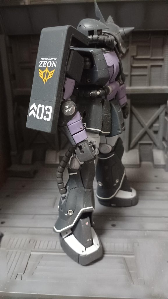 MS-06S黒い三連星専用ザク–3枚目/制作者：みっつ