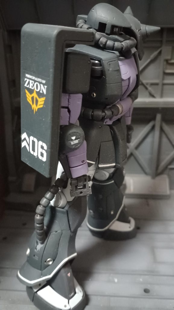 MS-06S黒い三連星専用ザク–5枚目/制作者：みっつ