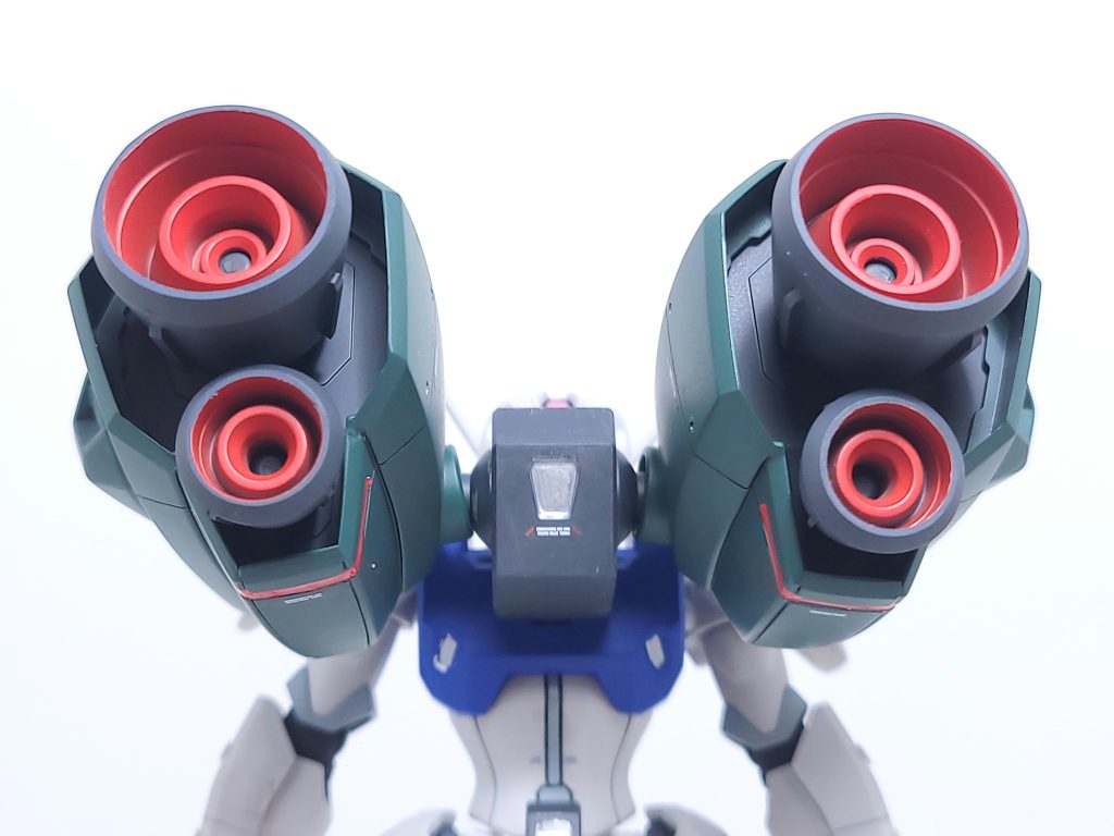 アナハイムエレクトロニクスのロゴをデカールで。上部ほのっぺりしていたので、ディテール追加してメカ感を増やしました。